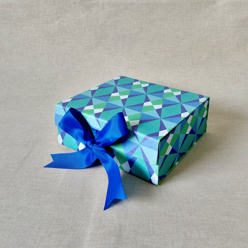 Alcazar Collapsible Box with Ribbon
