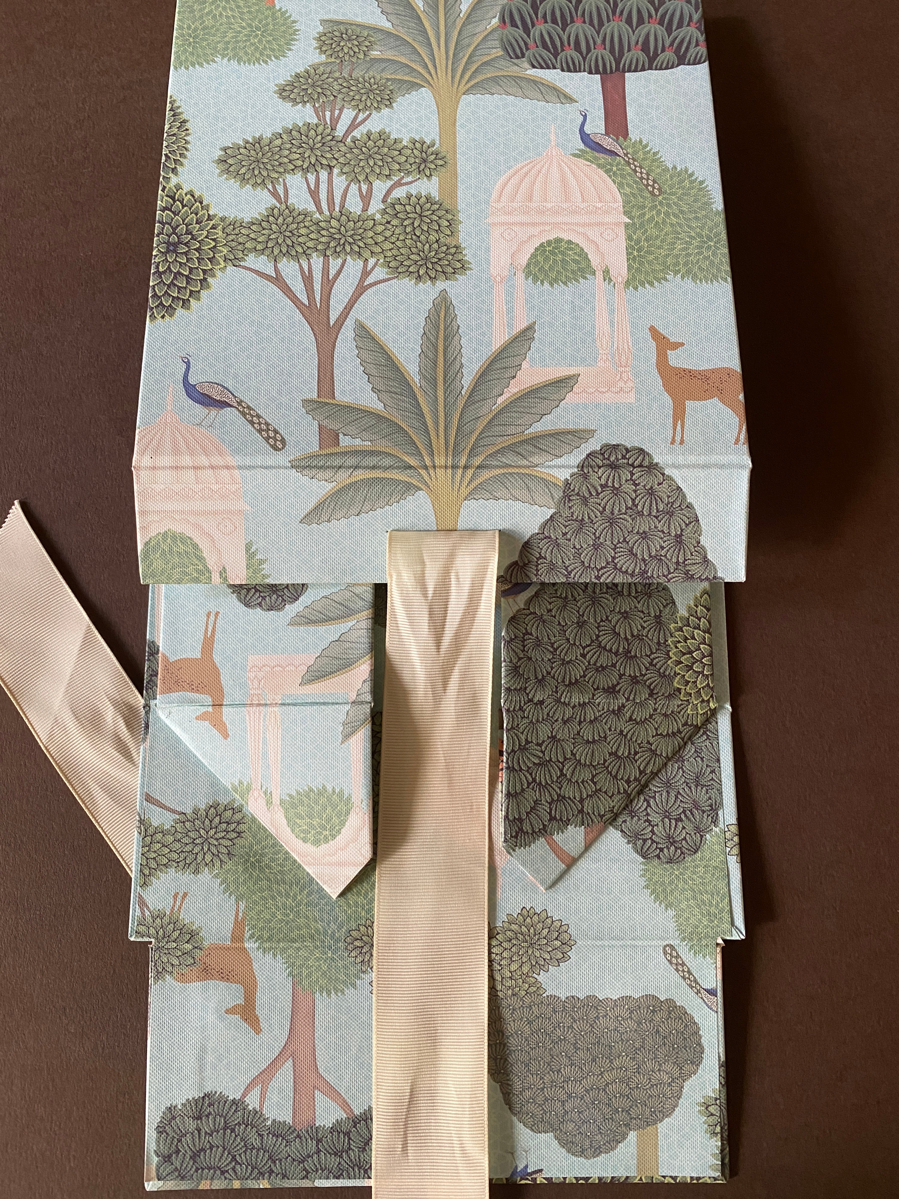 Bagh Collapsible Box with Ribbon