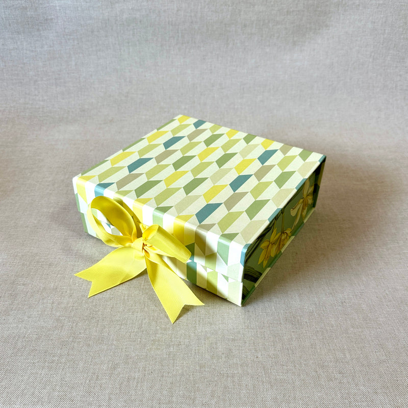 Daffodils Geometric Large Collapsible Box WITH RIBBON